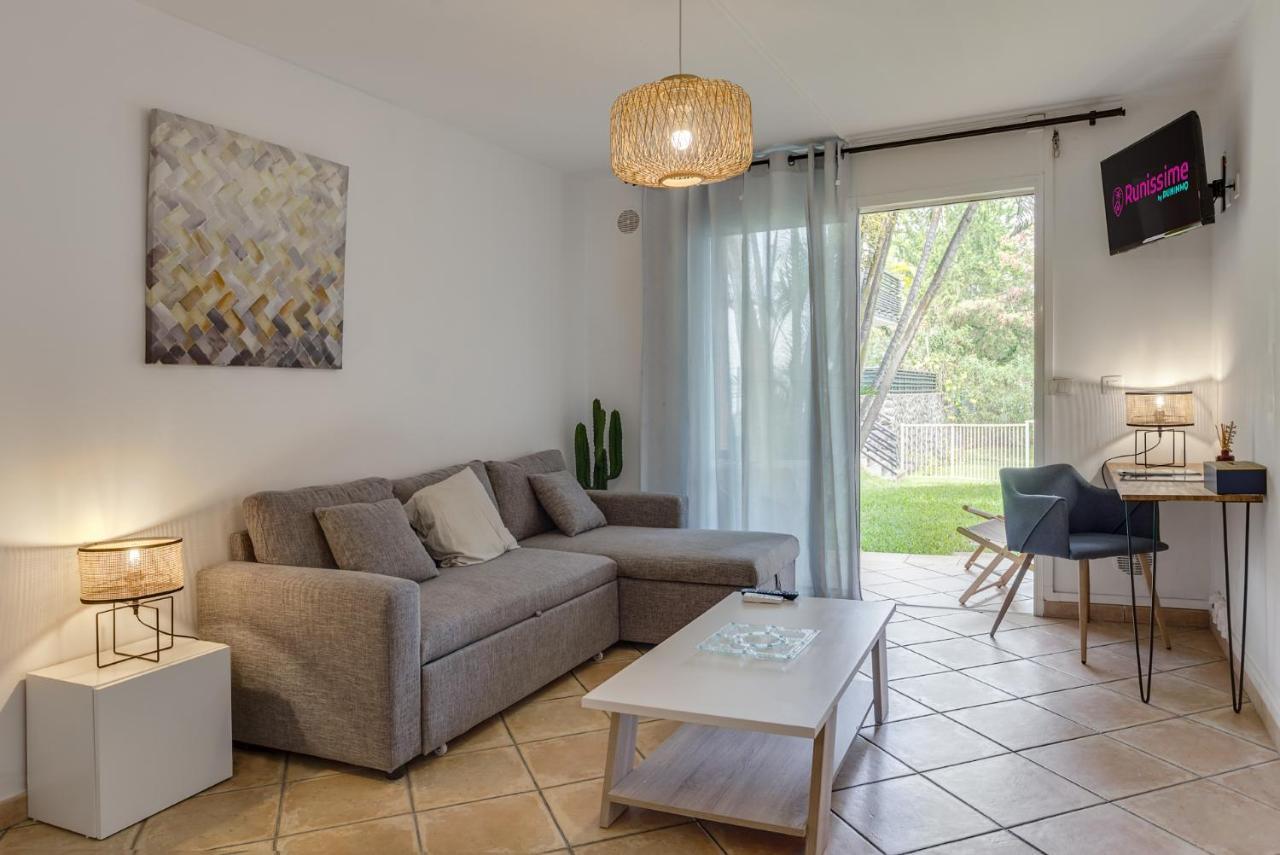 Le Saint-Gilles - Studio A St-Gilles-Les-Bains - Situe Dans Residence Privee Avec Piscine Exterior photo