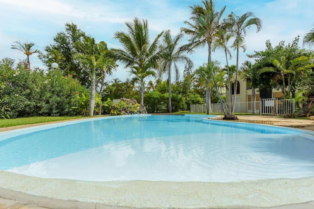 Le Saint-Gilles - Studio A St-Gilles-Les-Bains - Situe Dans Residence Privee Avec Piscine Exterior photo